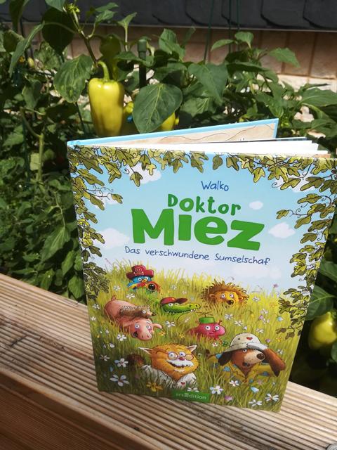 [Rezension] Kinderbuch *** Doktor Miez  – Das verschwundene Sumselschaf *** wie gewohnt geniale Illustrationen!!
